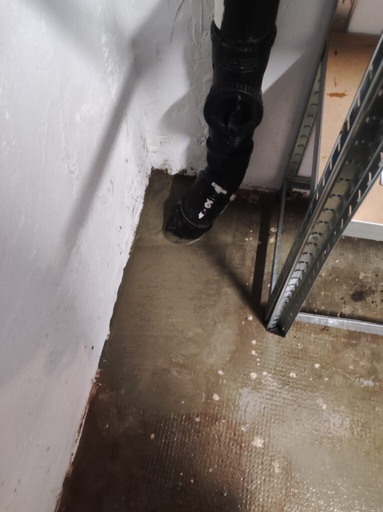 Neu angebundene Abflussleitung