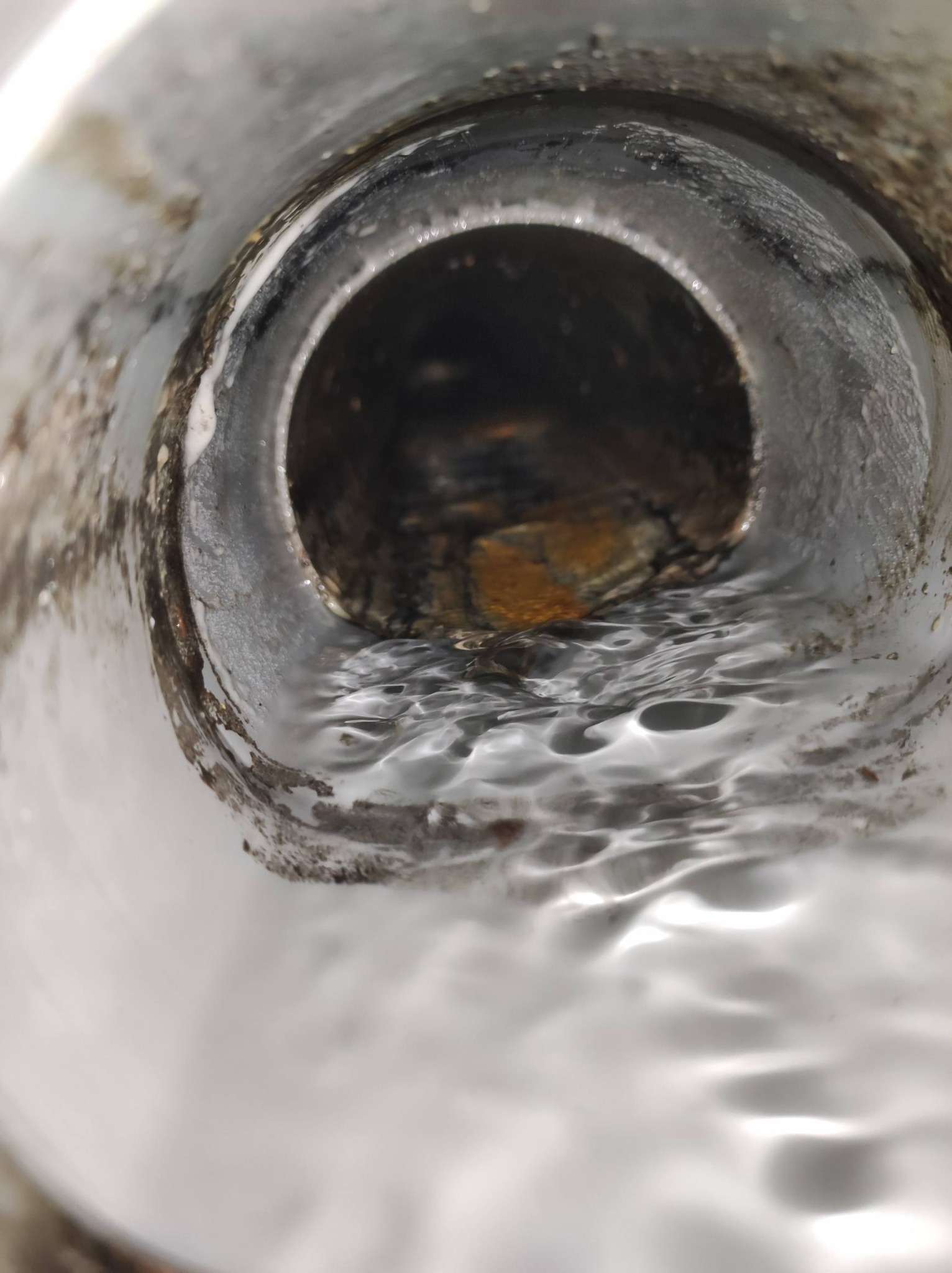 Ablaufreinigung fließendes Wasser