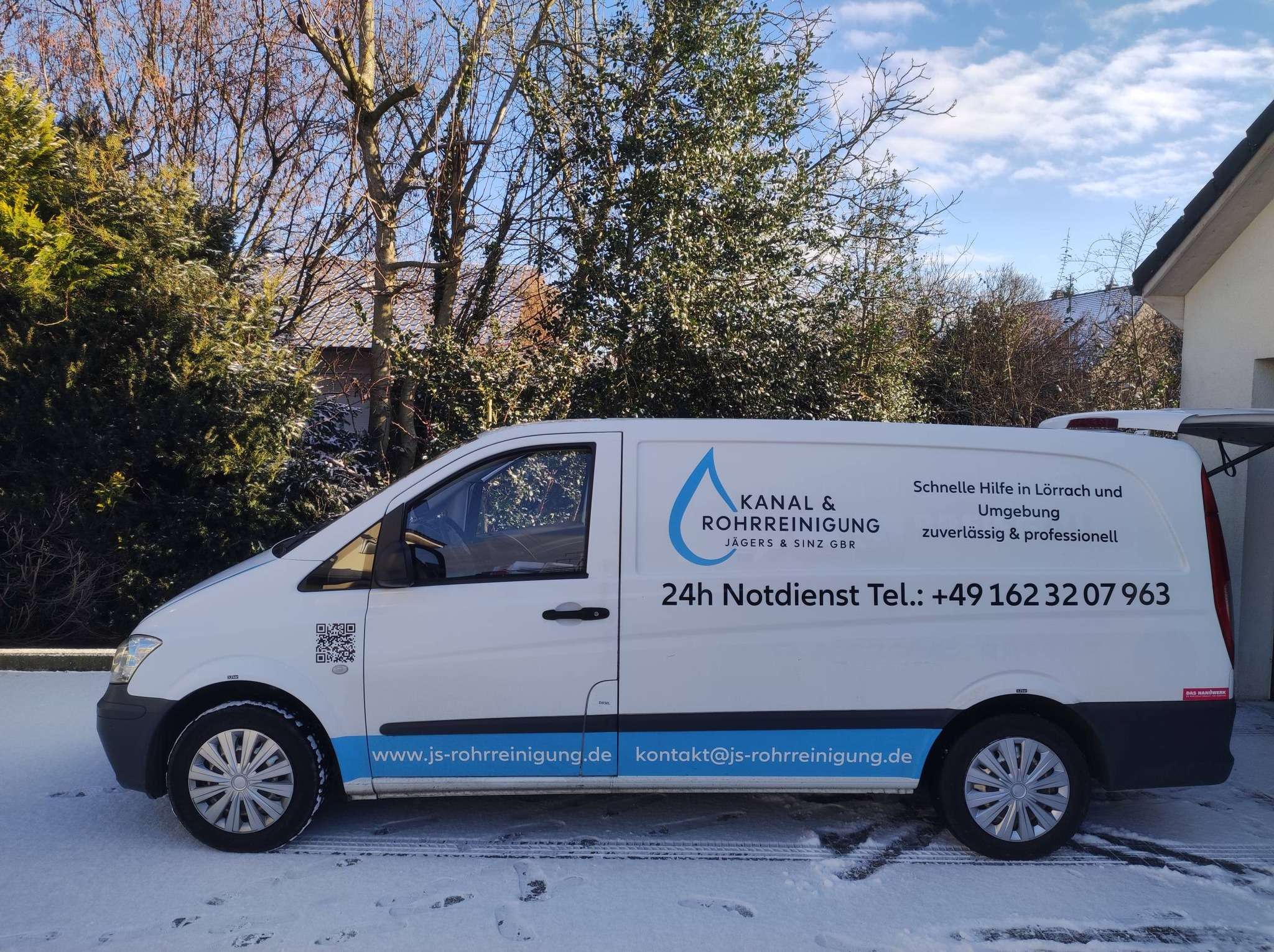 Rohrreinigung Rheinfelden Rohrreinigung Lörrach Einsatzfahrzeug im Schnee