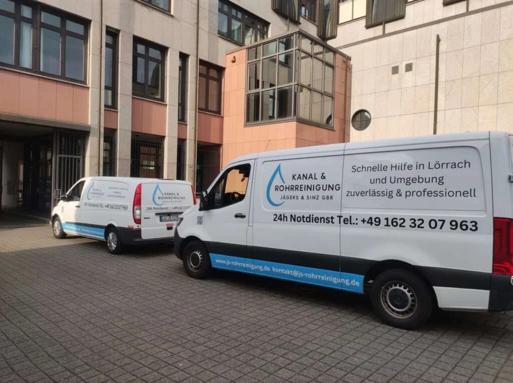 Fahrzeuge und Technik für Rohrarbeiten