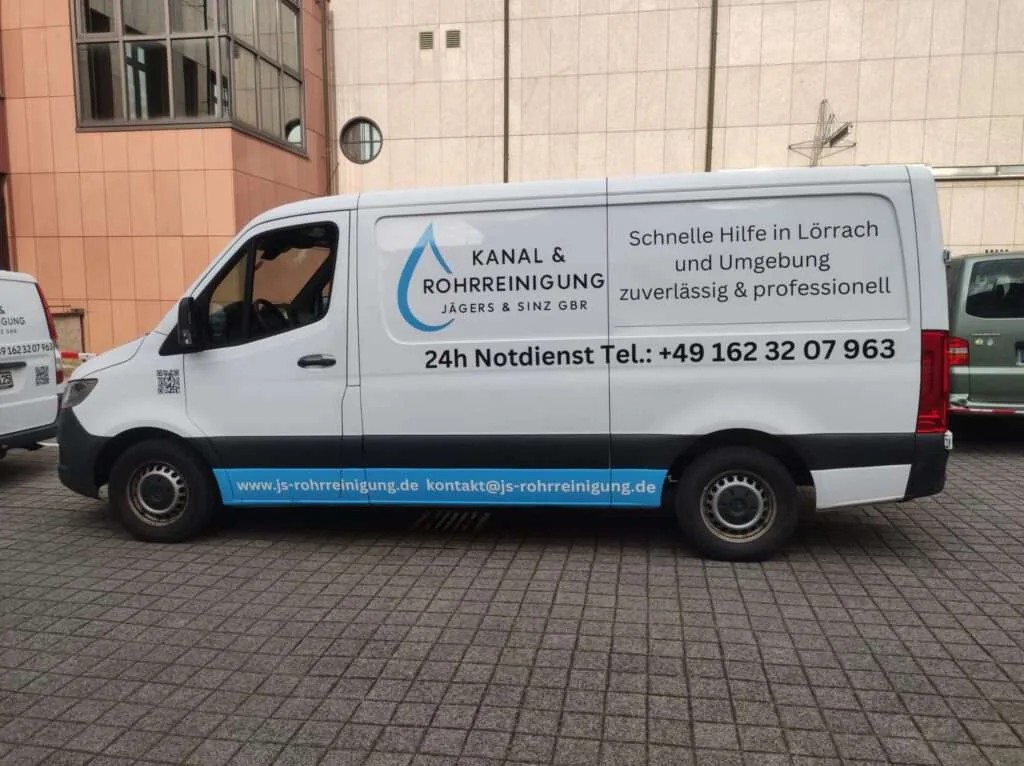 Kanalreinigung mit eigenem Einsatzfahrzeug
